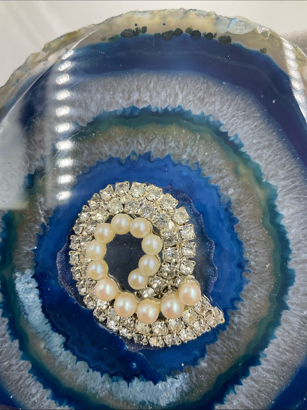 Vintage Pearl & Sparkling Crystals Swirl Statement Brooch In White - Picture 7 of 7